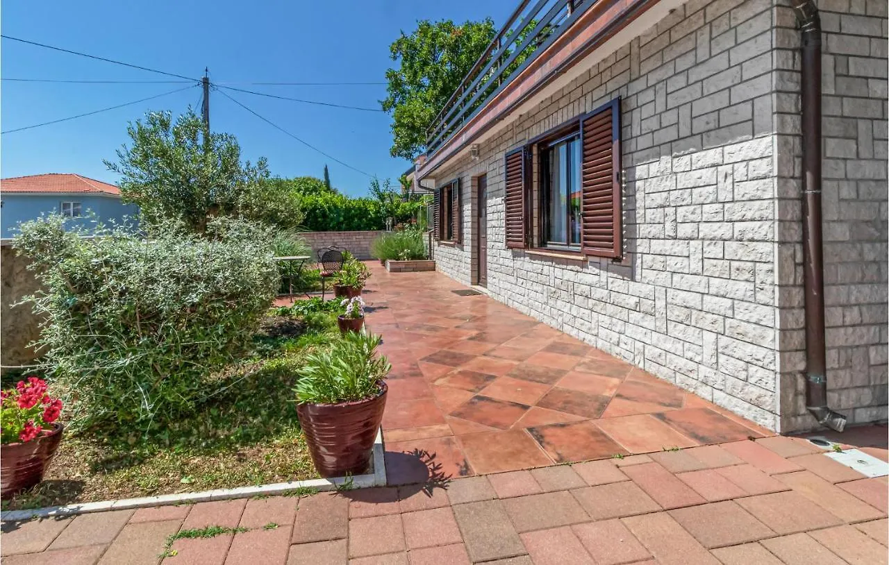 Lovely Apartment In Novi Vinodolski With Kitchen クロアチア